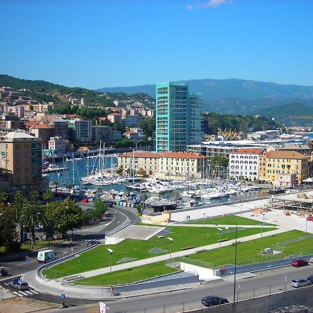 Appartamento Con Ac-Wi-Fi- Centro A 7 Min Savona Eksteriør billede