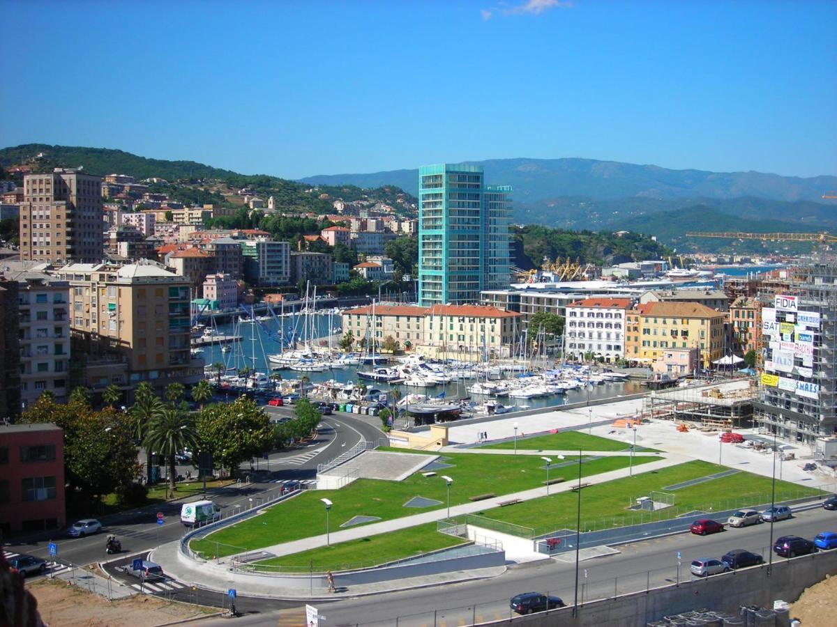 Appartamento Con Ac-Wi-Fi- Centro A 7 Min Savona Eksteriør billede